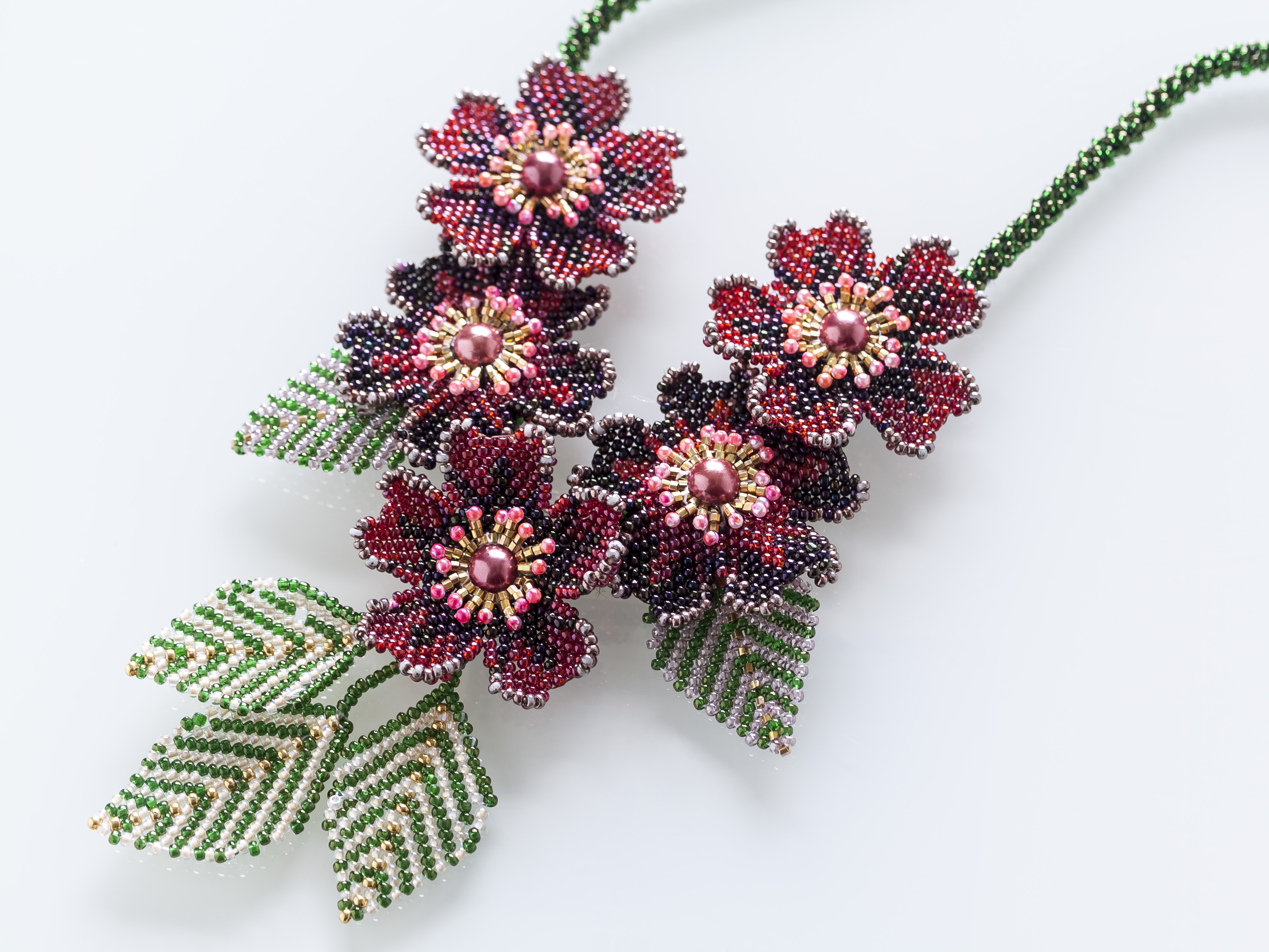 満開の夜桜ボリュームネックレス