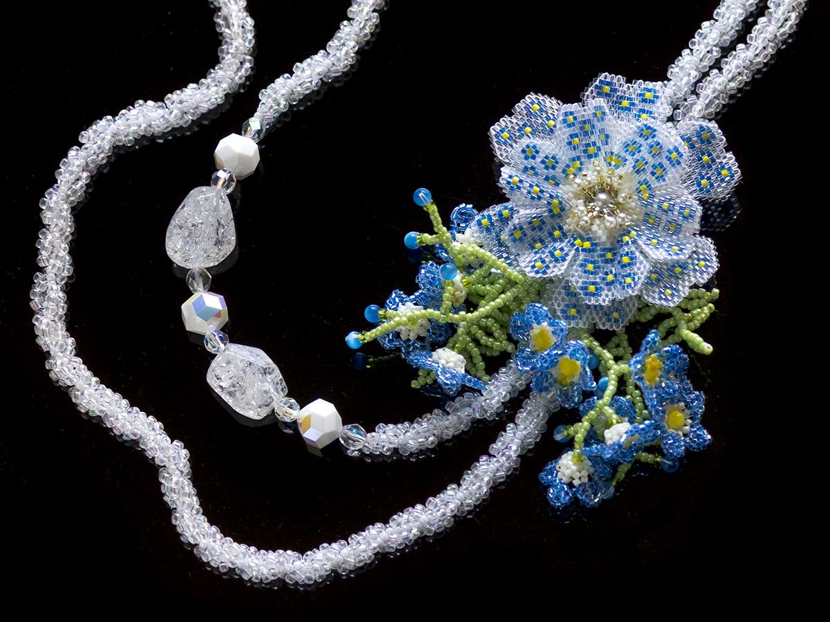 花柄ボリュームビーズコサージュ＆シンプルロングネックレス