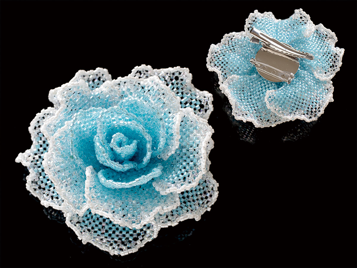 水色の爽やか薔薇ビーズコサージュ