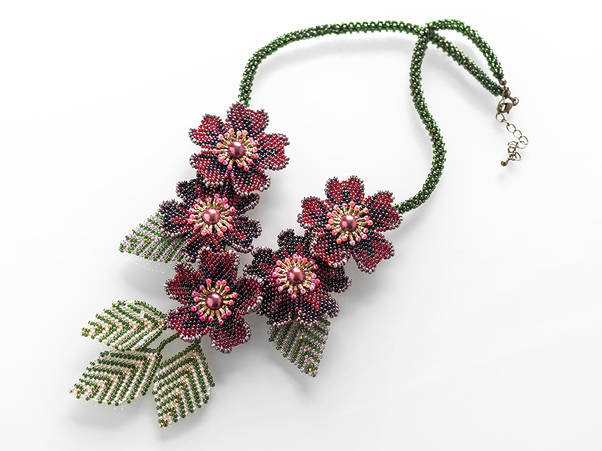 満開の夜桜ボリュームネックレス